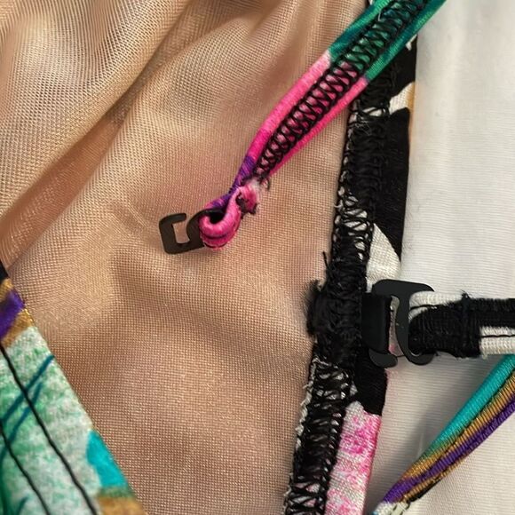 WonderBra by Christina Vintage Black Floral Swimsuit Womens Size 14 36BC Ruffle - Picture 5 of 12